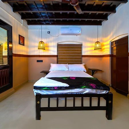Rams Guest House The Valley Near Kims Hospital 特里凡得琅 外观 照片