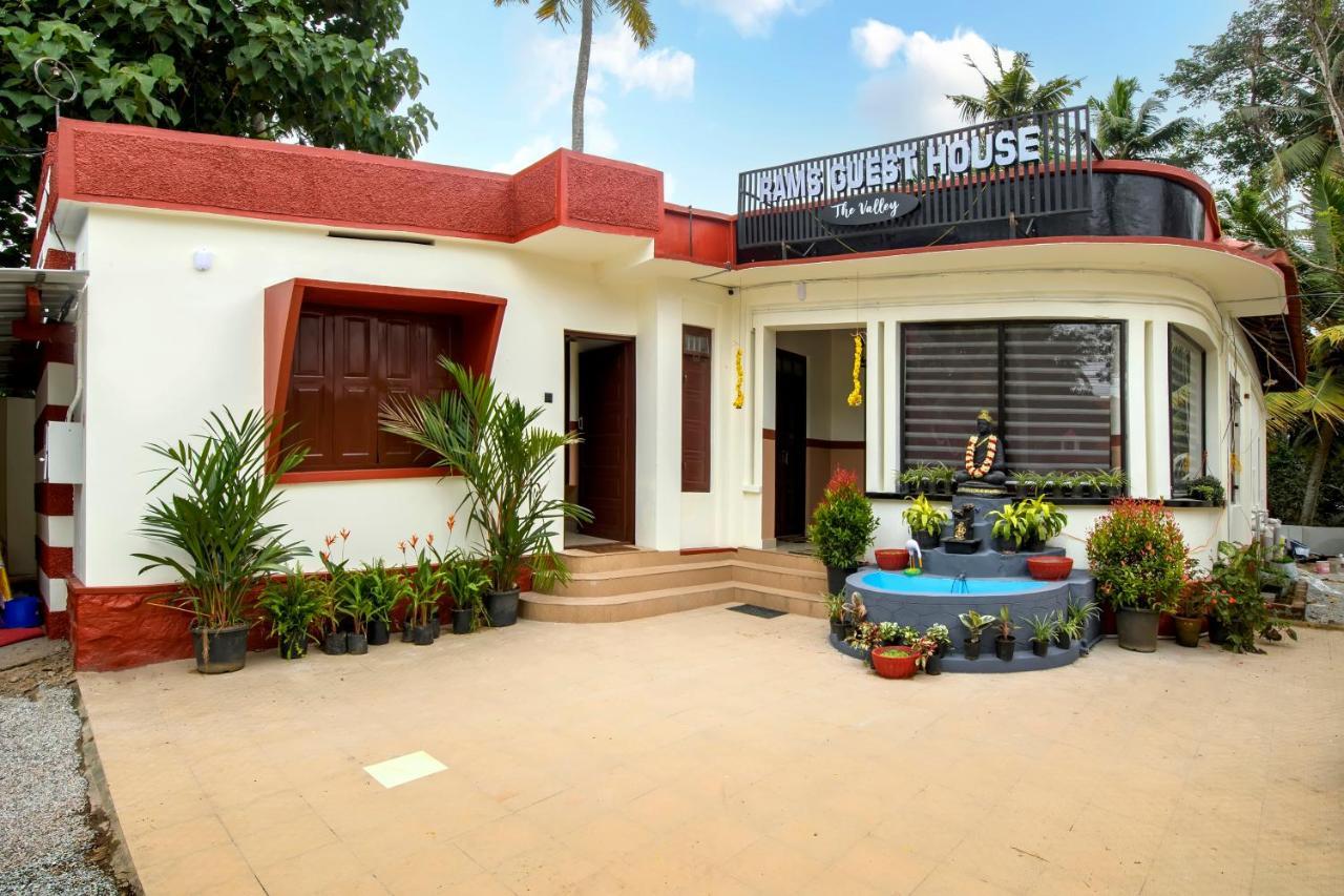 Rams Guest House The Valley Near Kims Hospital 特里凡得琅 外观 照片